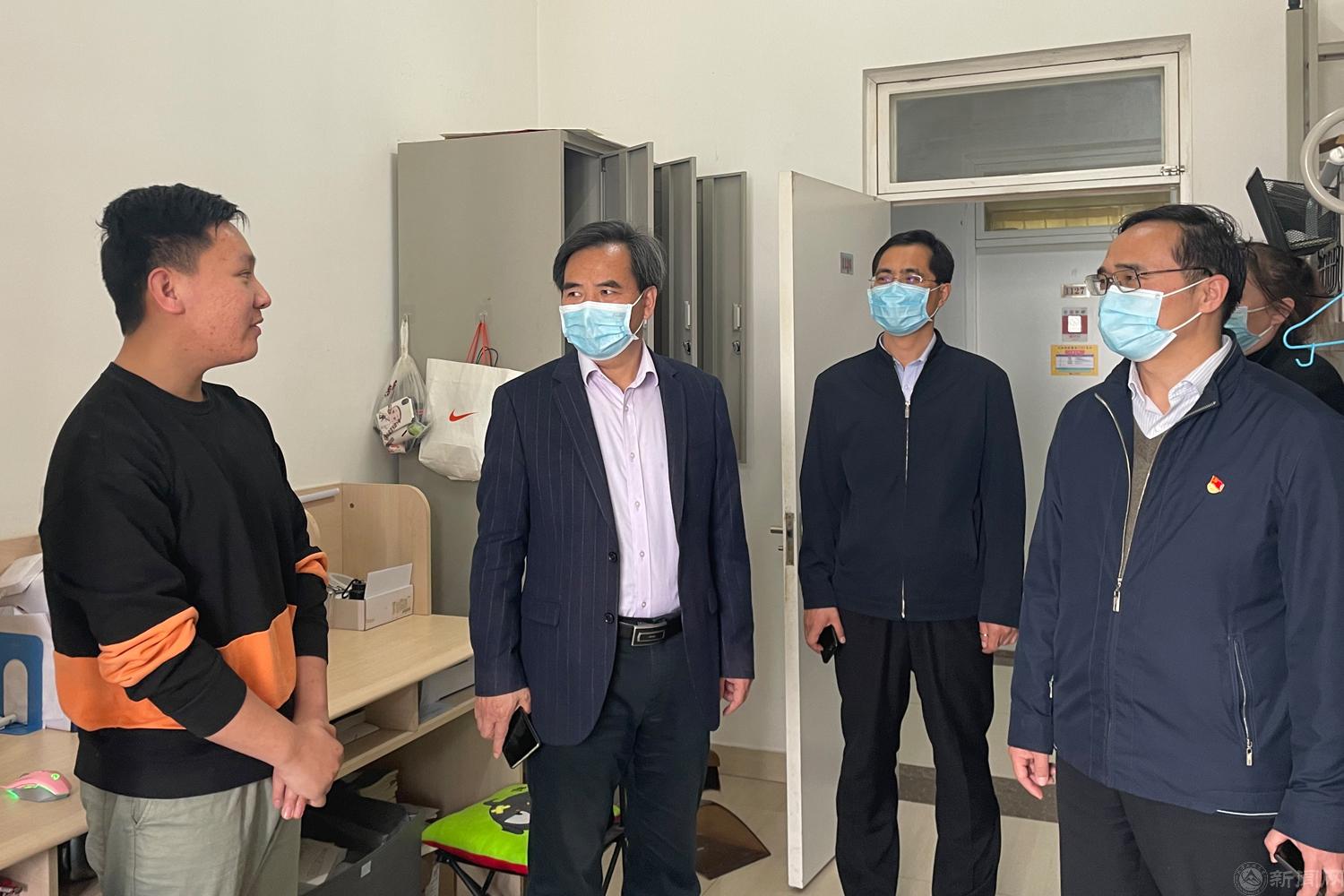 王校长.jpg 王校长.jpg