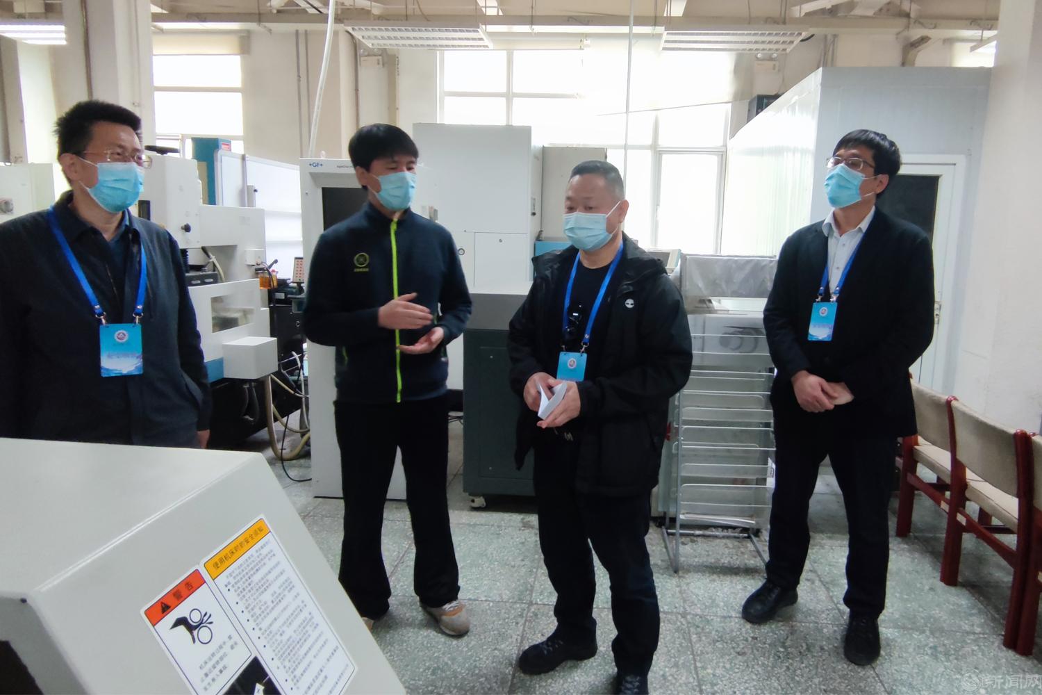 卢校长.jpg 卢校长.jpg